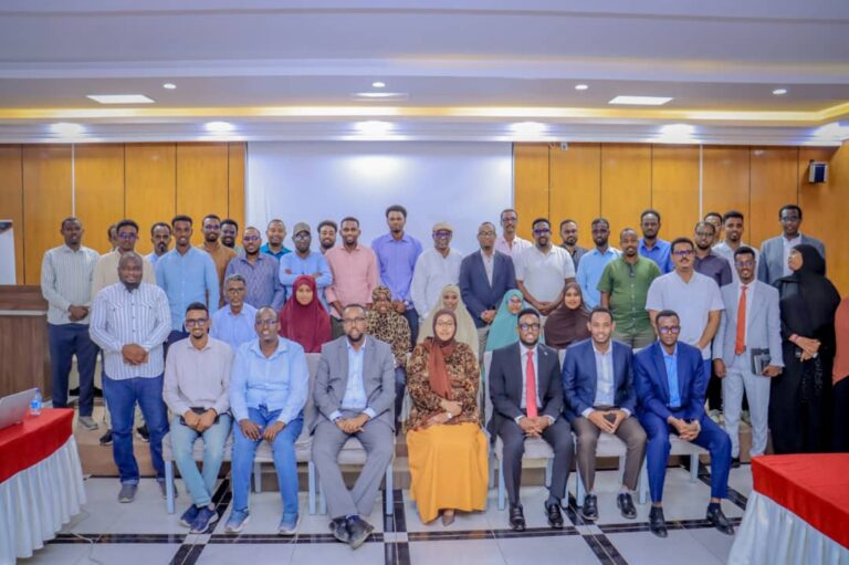Group photograph of participants at the Lower Shabelle El-Niño Coordination Meeting in Mogadishu
